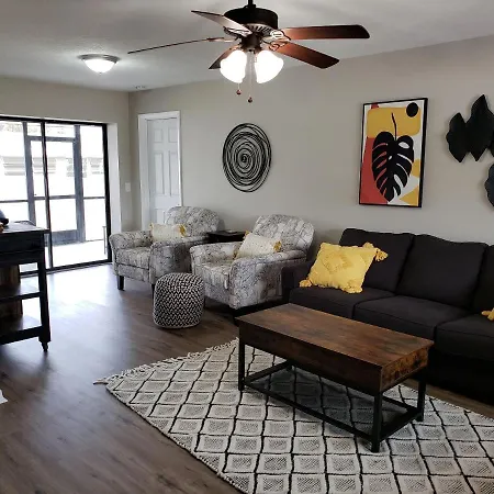 Shell Near The Sea, 2-Br Pet Friendly Home